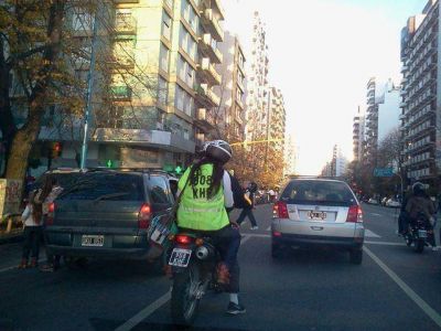 Motoqueros se manifestaron contra el �patentamiento humano�