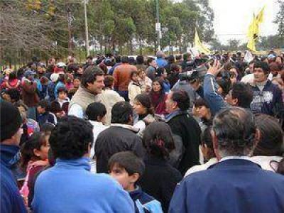 Una multitud de dirigentes y militantes acompa�aron a Yarade en Guemes. 
