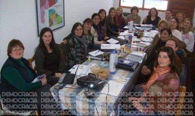 Docentes analizaron en Jun�n los temas tratados en las paritarias