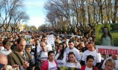 Saladillo: Multitudinaria marcha en pedido de justicia por el crimen de Marisol