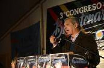 La Plata: �Queremos que nuestros j�venes desborden las escuelas y las universidades�, dijo Juli�n Dom�nguez