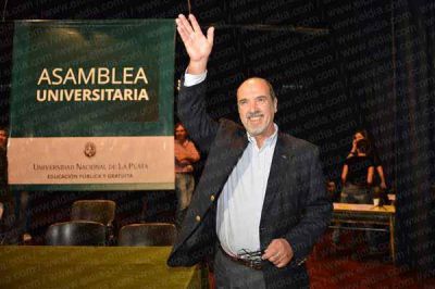 Empieza nueva etapa en la conducci�n de la UNLP    