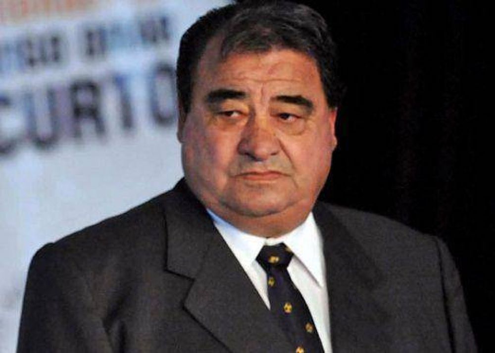 Curto, contra las polic�as comunales