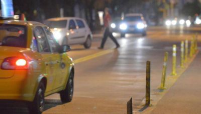 Los divisores de calzada duran poco y nada