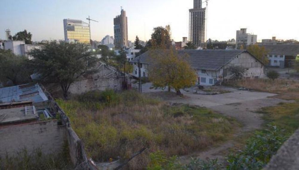 Electroingenier�a compr� a Roggio el inmueble frente al parque Las Heras