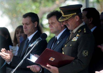 Nace an�rquico, improvisado e h�brido el Comando de Prevenci�n Comunitaria