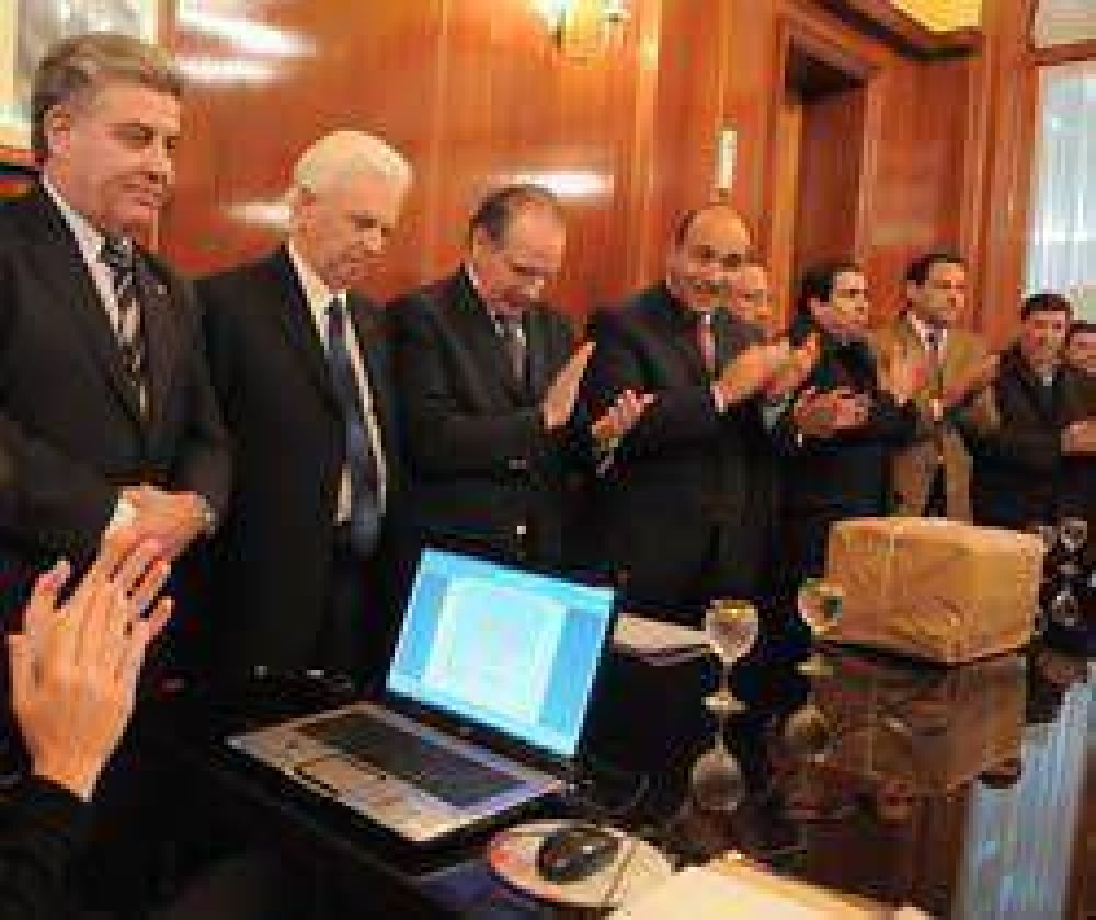 Tres empresas se presentaron en la licitaci�n de la ruta 303