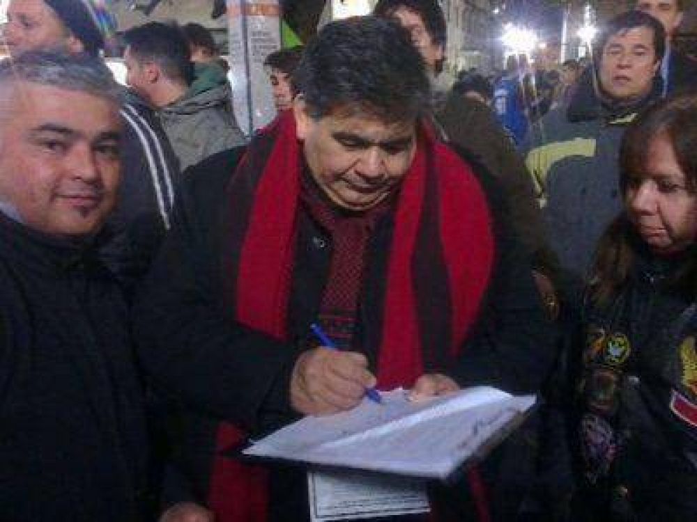 MOTOQUEROS RECIBEN APOYO DEL SENADOR PROVINCIAL MARIO ISHII