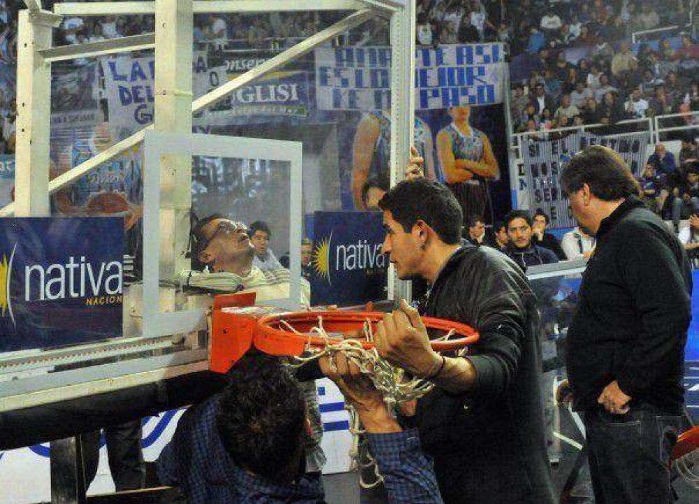 En bandeja: Para la UCR, el aro de repuesto del Polideportivo lo tiene Taccone en Once Unidos