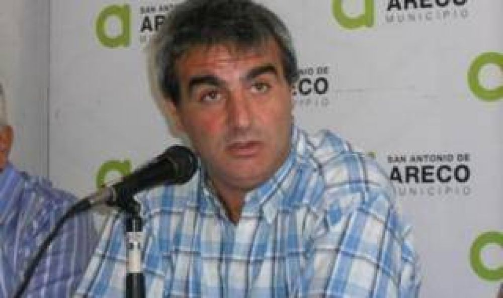 Dura�ona expone en Diputados