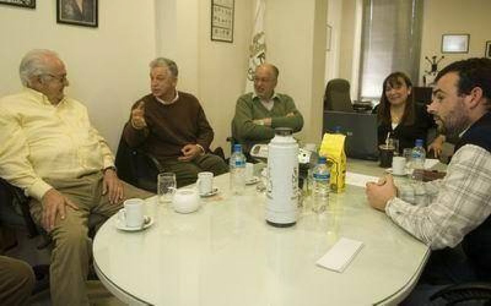 Turismo: apoyo oficial a iniciativa privada