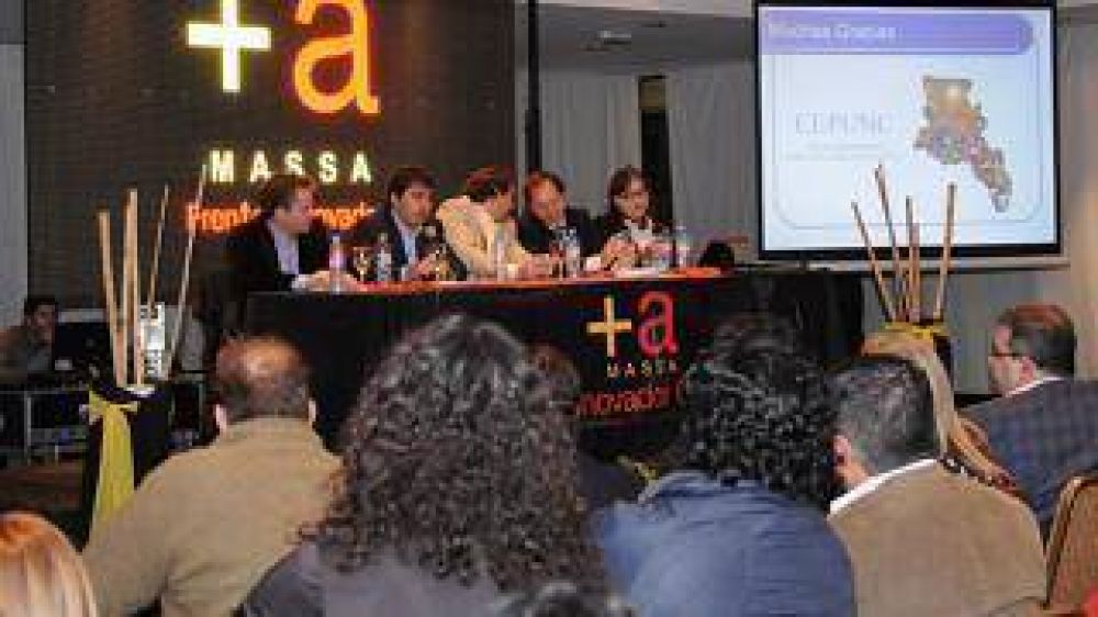�Jalil tambi�n se ocupa de problemas que no son responsabilidad de la gesti�n municipal, sino de la provincial, como la seguridad�