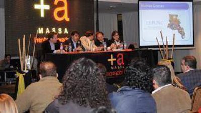 �Jalil tambi�n se ocupa de problemas que no son responsabilidad de la gesti�n municipal, sino de la provincial, como la seguridad�