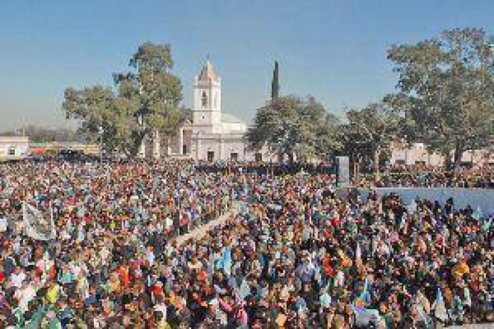 Se estima que unas 150 mil personas asistieron a la celebraci�n religiosa