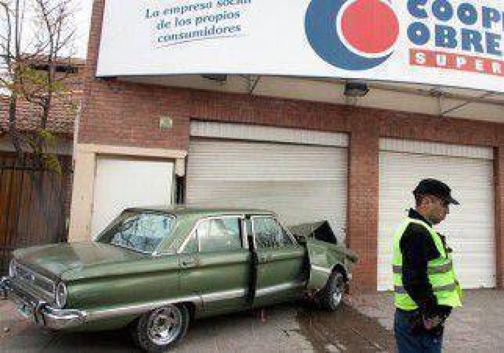 Discut�an en un Falcon y atropellaron a una ni�a 