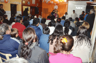 Trabaja con pol�ticas de gobierno basadas en el di�logo, la paz y el consenso