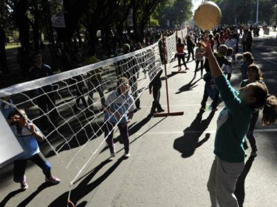 M�s de 2 mil chicos coparon la Calle Recreativa por los Juegos Rosarinos Interclubes