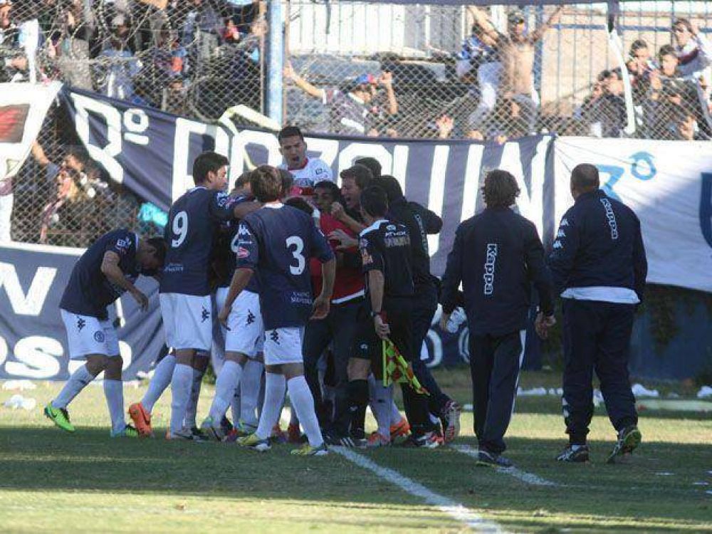 Premio al esfuerzo: Independiente Rivadavia gan� y logr� la permanencia en la B Nacional