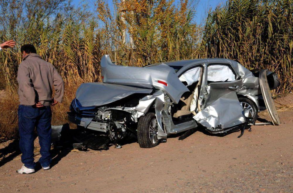 Por un choque en el Acceso Sur una mujer perdi� la vida