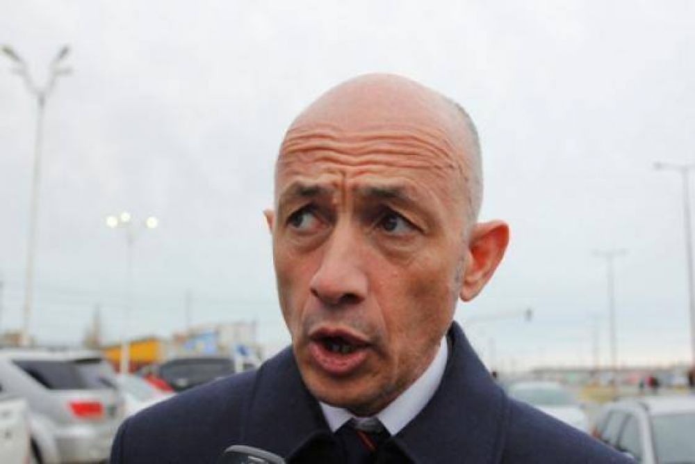 Cotillo habl� de los anuncios de la Presidenta y de la crisis en Caleta