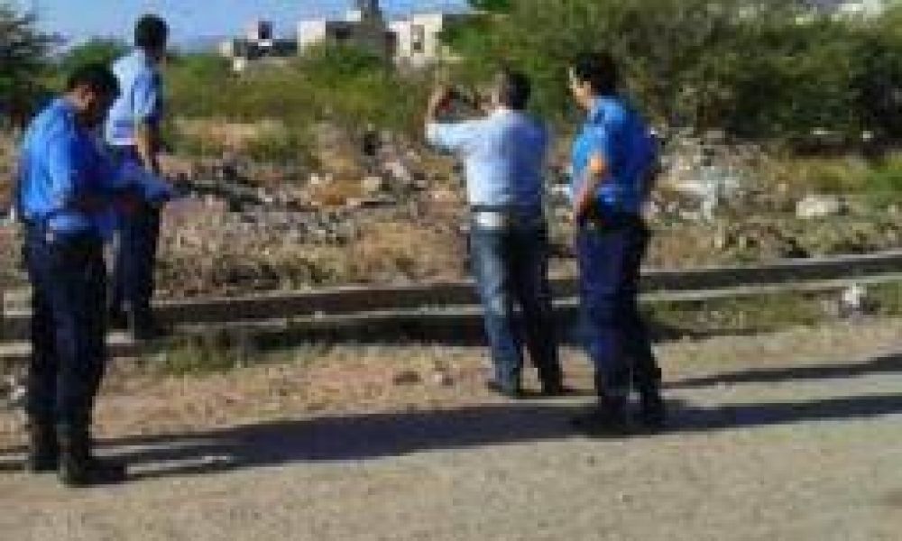 Unos ni�os encuentran cad�ver de un hombre en descampado