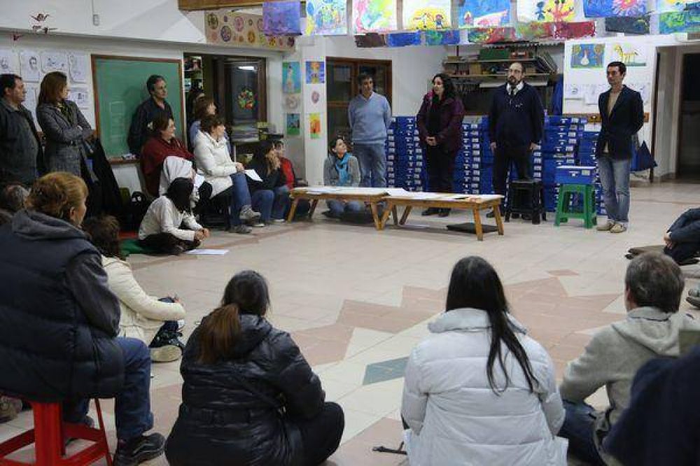 Se realiz� la primera entrega de netbooks a escuelas experimentales de Ushuaia