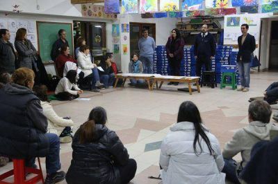 Se realiz� la primera entrega de netbooks a escuelas experimentales de Ushuaia