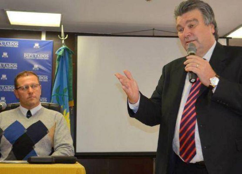 Marcelo D�az: �Queremos que haya decisi�n para romper el v�nculo de la pol�tica con los violentos�