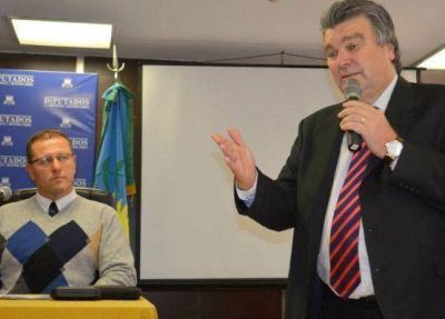 Marcelo D�az: �Queremos que haya decisi�n para romper el v�nculo de la pol�tica con los violentos�