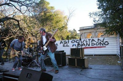 Con un festival cultural, sigue la lucha por el teatro