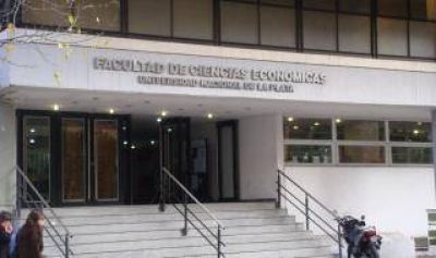 La Plata: Conferencia sobre Desarrollo a Escala Humana, Participaci�n y Sostenibilidad