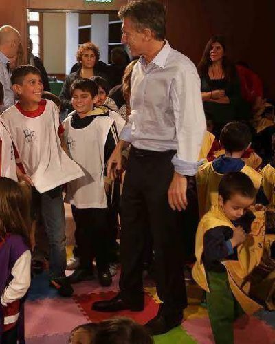 Macri asisti� a un festival infantil con chicos del programa Juegotecas Barriales
