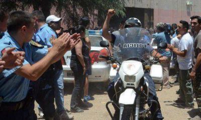 Decenas de presos esperan juicio, 16 polic�as exonerados, y m�s presi�n en sectores pobres