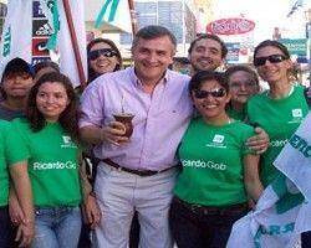 J�venes muestran activa participaci�n en ECO