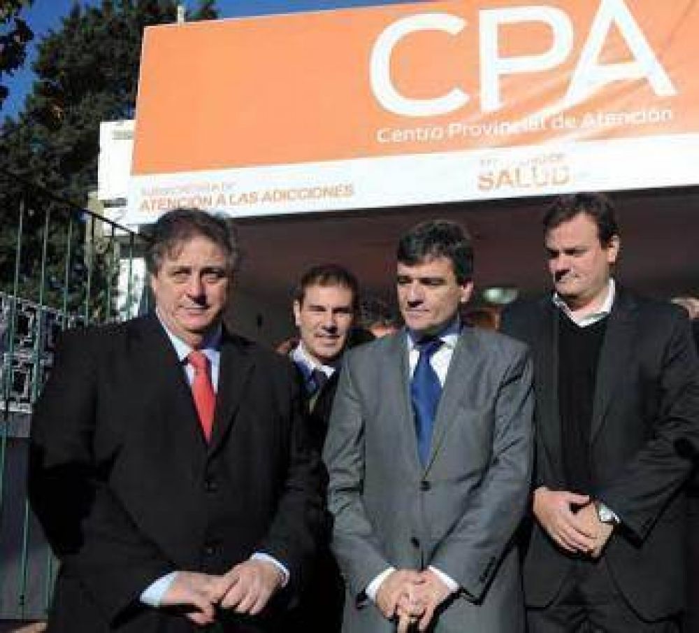 Zabaleta y Collia inauguran Centro de Prevenci�n de Adicciones de Hurlingham y firmaron cesi�n de tierras para el UPA 24 Horas