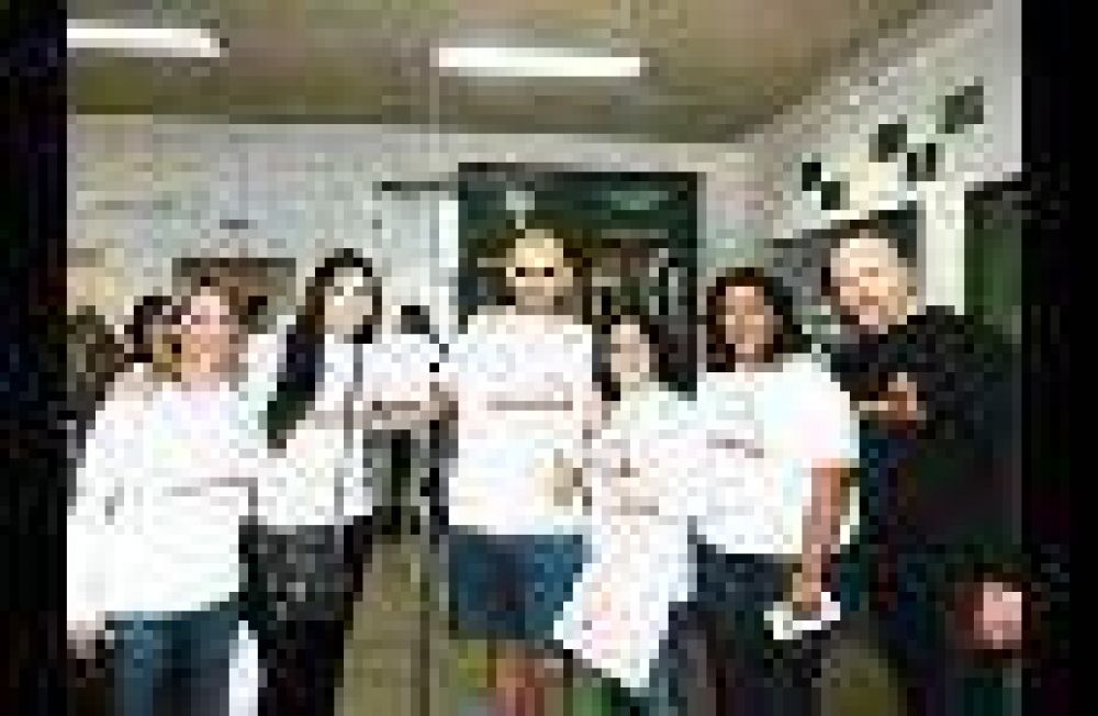 Si no es r�cord... m�s de 50 personas se inscribieron como donantes de m�dula �sea en un mismo d�a