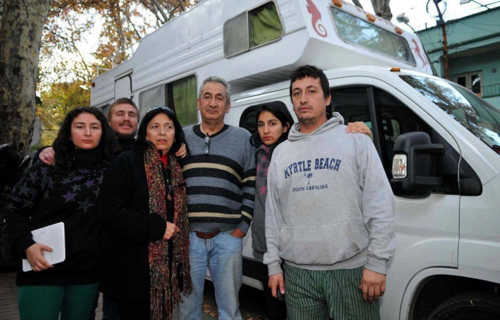 Toda una familia chilena fue asaltada dentro de un camping de El Challao
