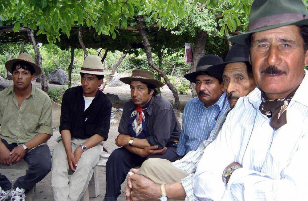 Peque�os productores alquilan la tierra y luchan por el agua