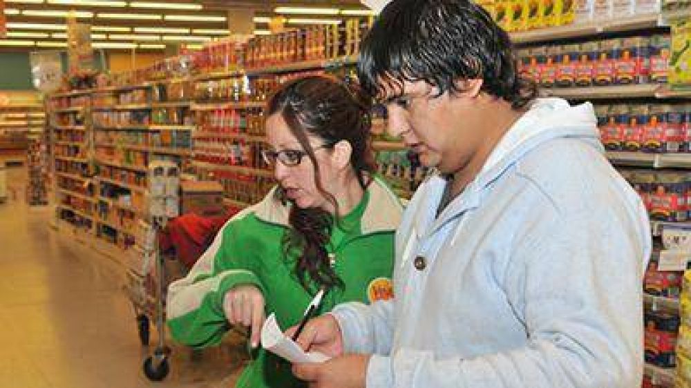Intensifican controles de precios cuidados en supermercados