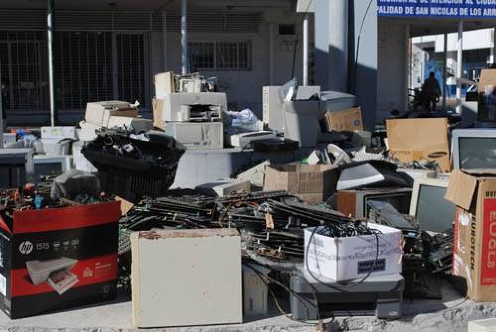 Campaa de recoleccin de residuos electrnicos: en una sola jornada se juntaron ms de 1.500 unidades