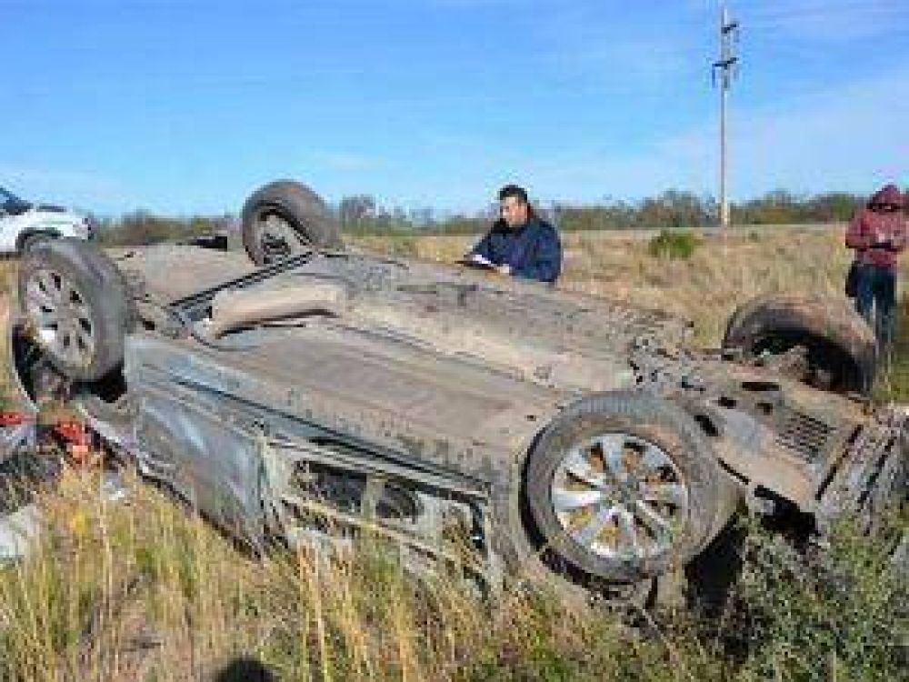  San Luis: Muri� una mujer al volcar el autom�vil en el que viajaba desde San Juan