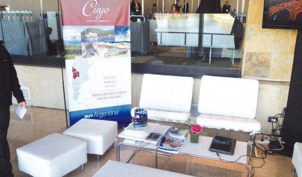 San Juan se muestra a turistas de otros continentes