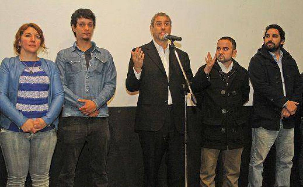 Ferraresi estuvo en el cierre del encuentro juvenil �Avellasur�
