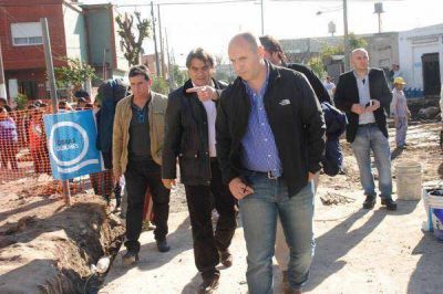Guti�rrez supervis� la obra de la estaci�n de bombeo de la Iapi