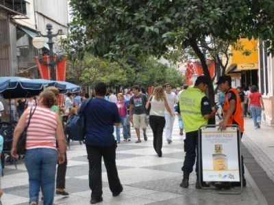 Alperovich confirma que Tucum�n adelantar� el pago del medio aguinaldo