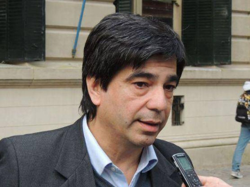 Emilio L�pez Muntaner: �El mi�rcoles vamos a tener la ley de polic�a municipal�