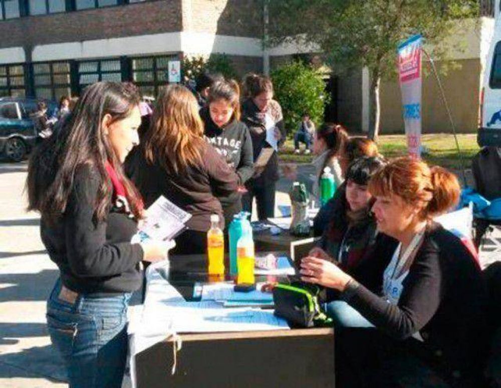 Megaoperativo del plan Progresar en la Facultad de Ciencias Sociales de la UNLZ