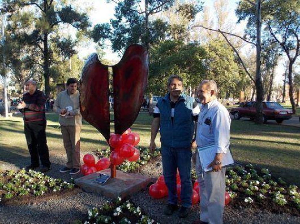 Inauguran escultura por la donacin de rganos