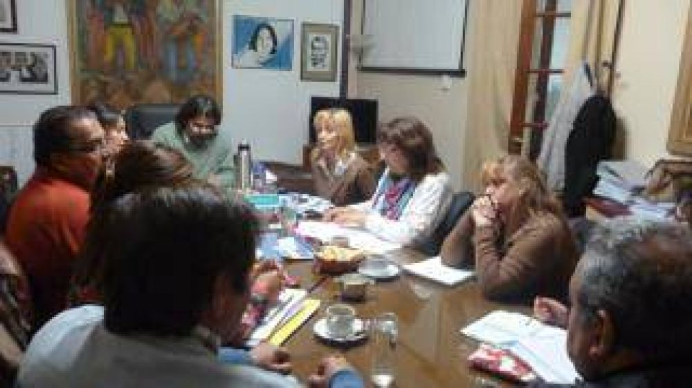 Sigue trabajando la Paritaria Docente