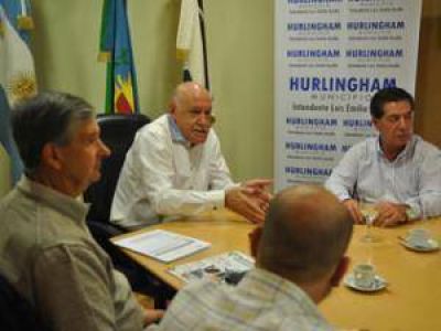 El Intendente Luis Acu�a se reuni� con los representantes de ACIPH